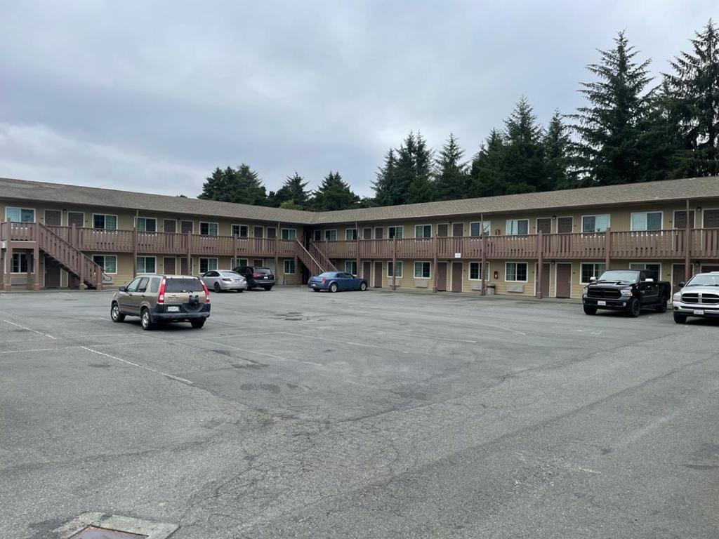 Super 8 By Wyndham Crescent City Exterior foto