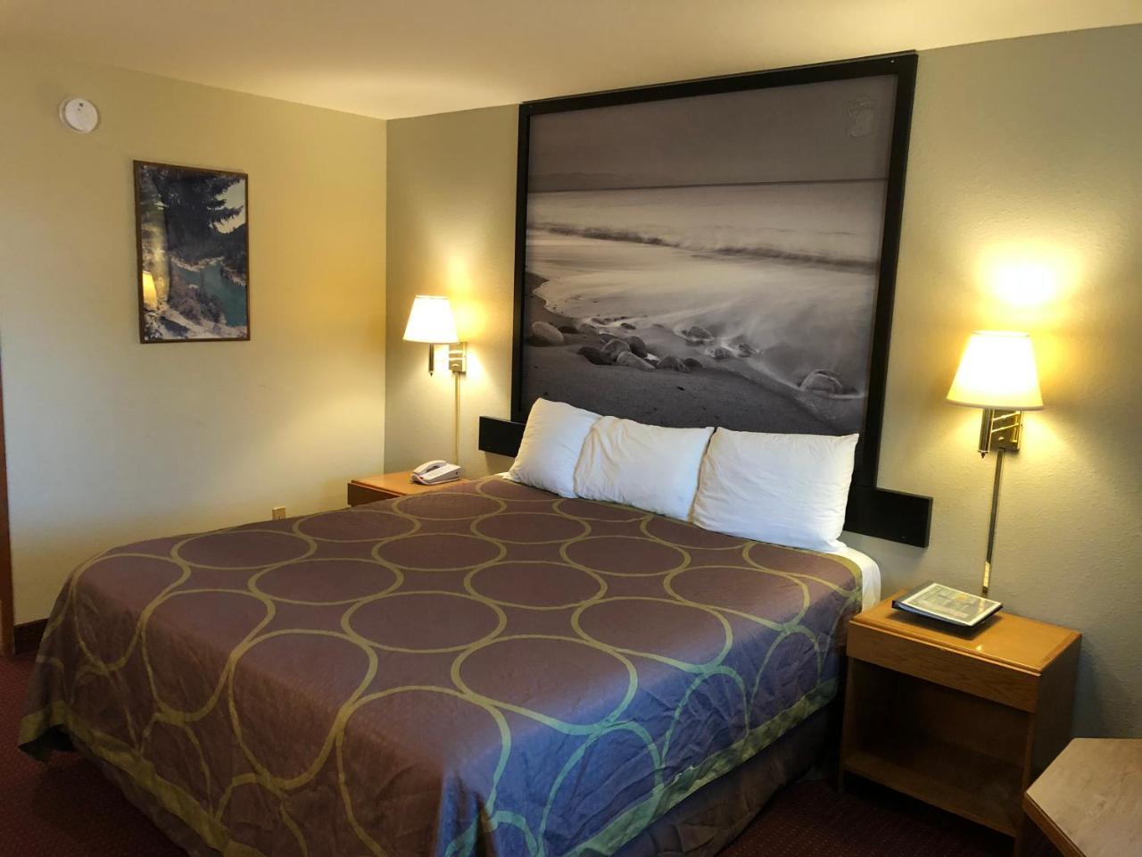 Super 8 By Wyndham Crescent City Exterior foto